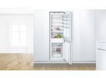 BOSCH Einbaukühlgefrierkombination "KIS86AFE0", Energieeffizienz: E, weiß, Rechtsanschlag, wechselbar, Kühlschränke, Lebensmittel bleiben länger frisch dank VitaFresh, Einbaukühlgefrierkombination