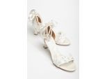 Dawn Lace Sandalen with Pearls