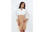 V-Ausschnitt Midi-Kleid mit Knopfdetails