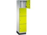 C+P Schliessfachschrank Cambio, 1 Abteil, 4 Fächer, mit Sockel, B 400 x T 525 x H 1980 mm, lichtgrau/clowngrün