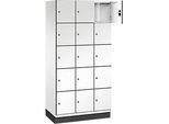 C+P Schliessfachschrank Cambio, 3 Abteile, 15 Fächer, mit Sockel, B 900 x T 525 x H 1980 mm, verkehrsweiss/weiss