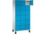 C+P Schliessfachschrank Cambio, 3 Abteile, 18 Fächer, auf Füssen, B 900 x T 525 x H 1980 mm, lichtgrau/lichtblau
