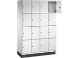 C+P Schliessfachschrank Cambio, 4 Abteile, 16 Fächer, mit Sockel, B 1200 x T 525 x H 1980 mm, lichtgrau