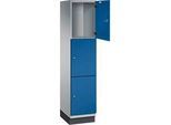 C+P Schliessfachschrank Cambio, 1 Abteil, 3 Fächer, mit Sockel, B 400 x T 525 x H 1980 mm, weissaluminium/enzianblau