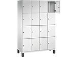 C+P Schliessfachschrank Cambio, 4 Abteile, 16 Fächer, auf Füssen, B 1200 x T 525 x H 1980 mm, lichtgrau