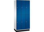 C+P Doppelstöckiger Spind Cambio, 3 Abteile, 6 Fächer, mit Sockel, B 900 x T 525 x H 1980 mm, lichtgrau/enzianblau