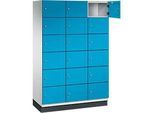 C+P Schliessfachschrank Cambio, 3 Abteile, 18 Fächer, mit Sockel, B 1200 x T 525 x H 1980 mm, lichtgrau/lichtblau