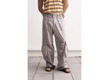 Helle Beine Cargo-Hosen