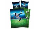 Herding Jugendbettwäsche Fußball, Mehrfarbig, Textil, Fußball, 135x200 cm, Textiles Vertrauen - Oeko-Tex®, Oeko-Tex® Standard 100, pflegeleicht, atmungsaktiv, hautfreundlich, angenehm wärmend, saugfähig, schadstoffgeprüft, 100% feinster Baumwollsatin mit Seiden-Finish, weiche und anschmiegsame Oberfläche, Schlaftextilien, Bettwäsche, Kinderbettwäsche