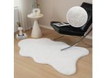 Hochflor-Teppich OTTO HOME "Mollin, Fellform, leichter Glanz", weiß (natur), B:90cm H:30mm L:150cm, Kunstfaser, Teppiche, Hochflor-Teppich, Kunstfell, Fellimitat, waschbar, flauschig, weich, Wohnzimmer