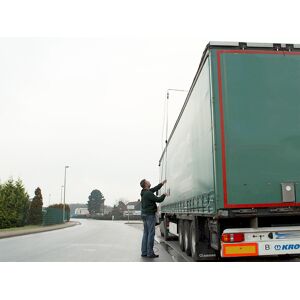 Axis24 GmbH Eis LKW entfernen, Eisplatten vom LKW entfernen durch Sprühen