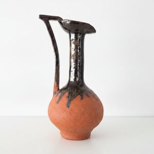 Vaso in terracotta con smalto a goccia metallico scuro.