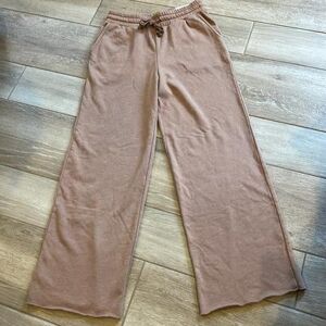 American Eagle Outfitters Pants & Jumpsuits American Eagle 90’s Wide Leg Sweatpants Medium Color: Tan Size: M