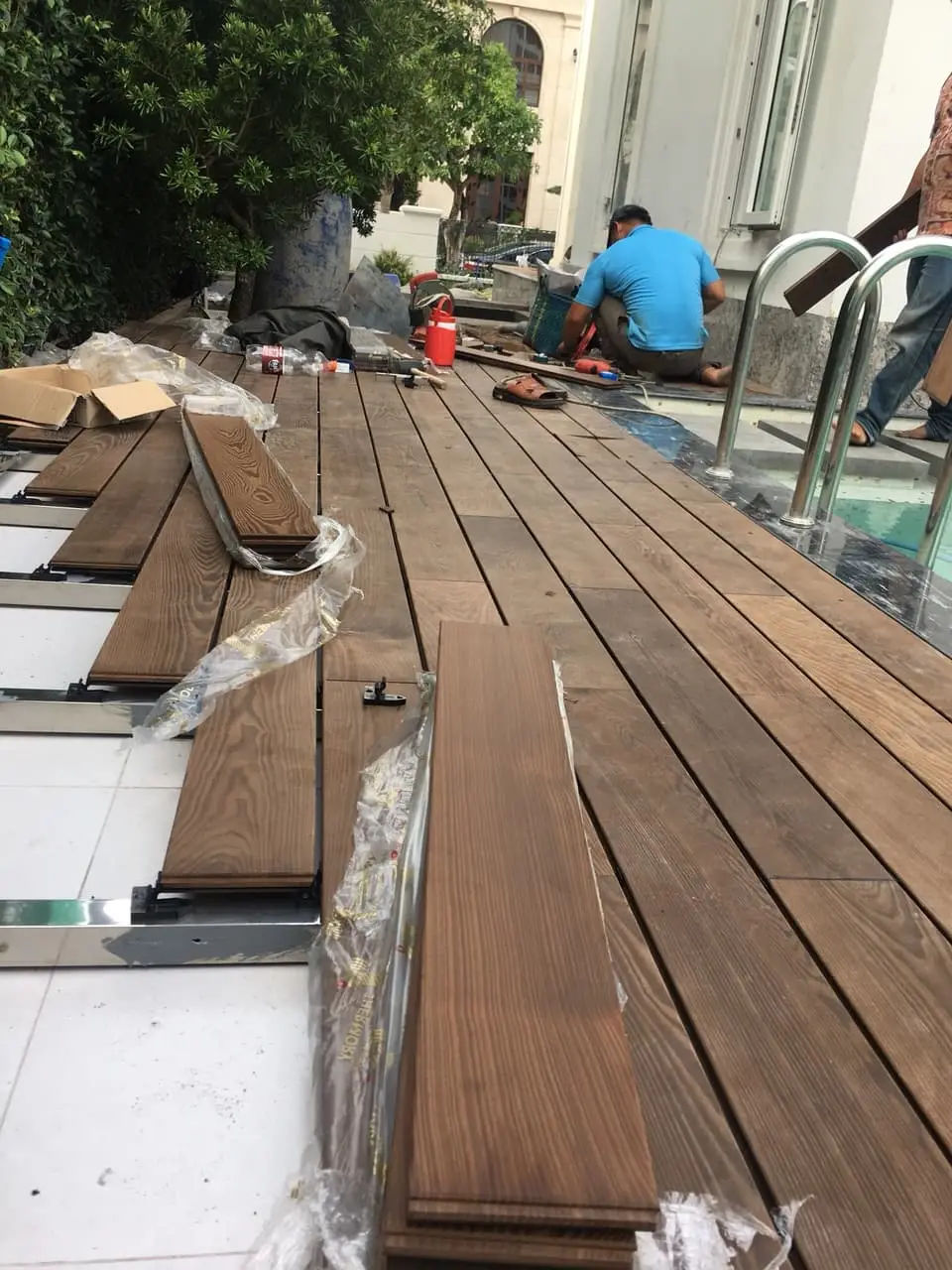 Gỗ biến tính là gì? Ưu nhược điểm và ứng dụng của gỗ biến tính