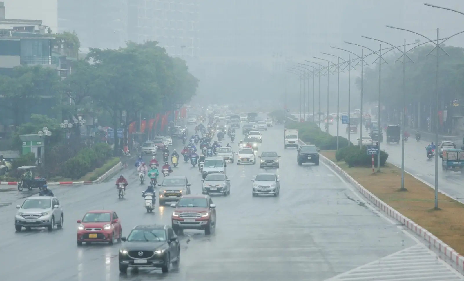 Hiện tượng trời nồm ẩm là gì ? Cách chống nồm ẩm cho sàn nhà hiệu quả ?