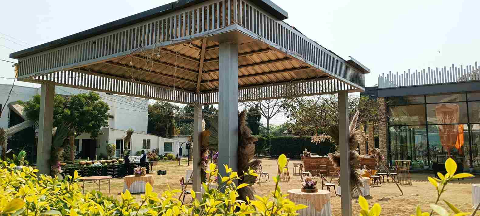 Bar Area at Brookwood Gardens