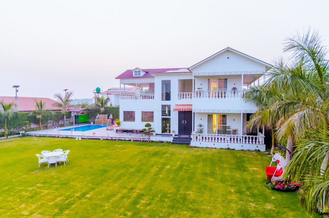 Bar Area at Jannat Farm