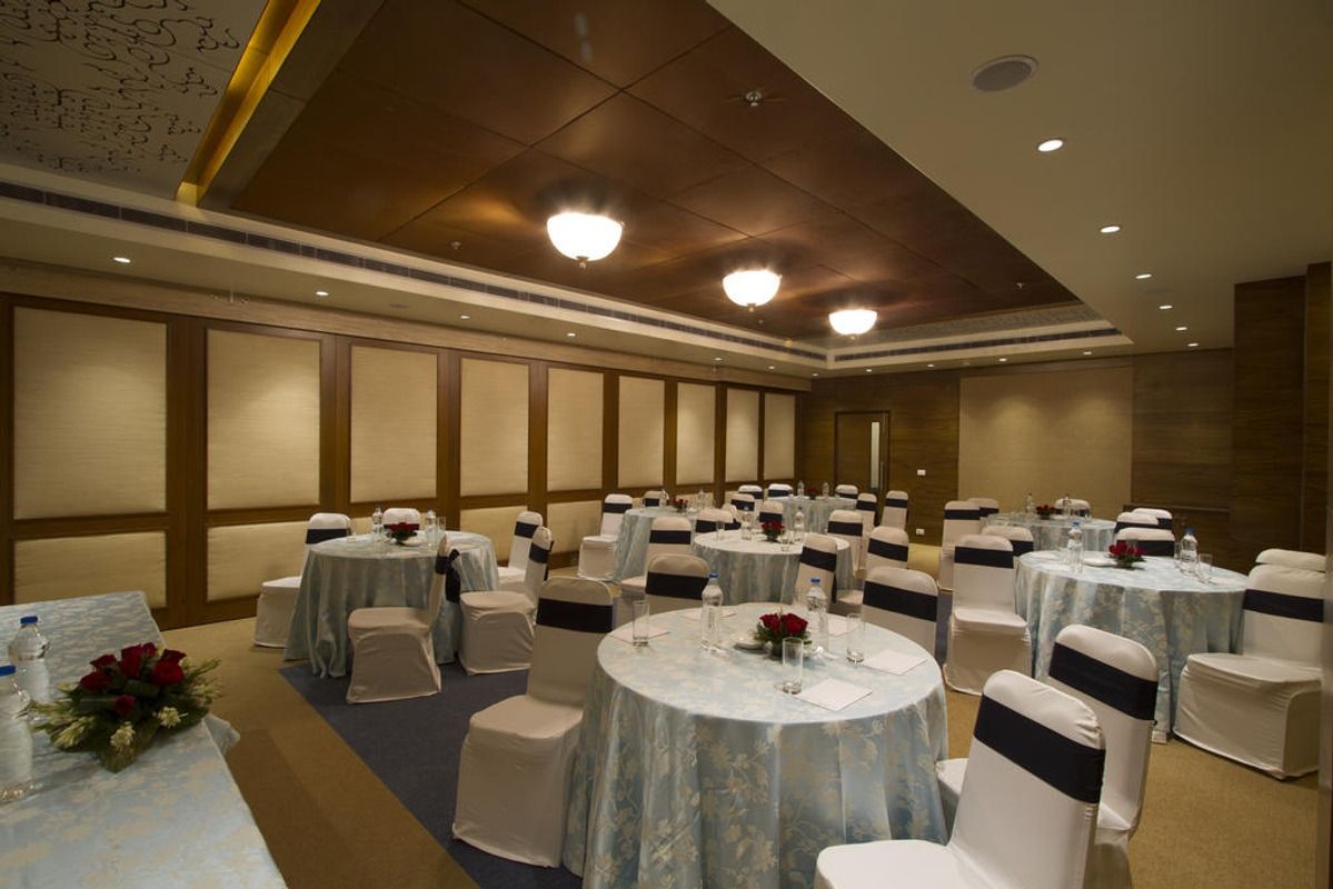 Bar Area at Leisure Inn Grand Chanakya