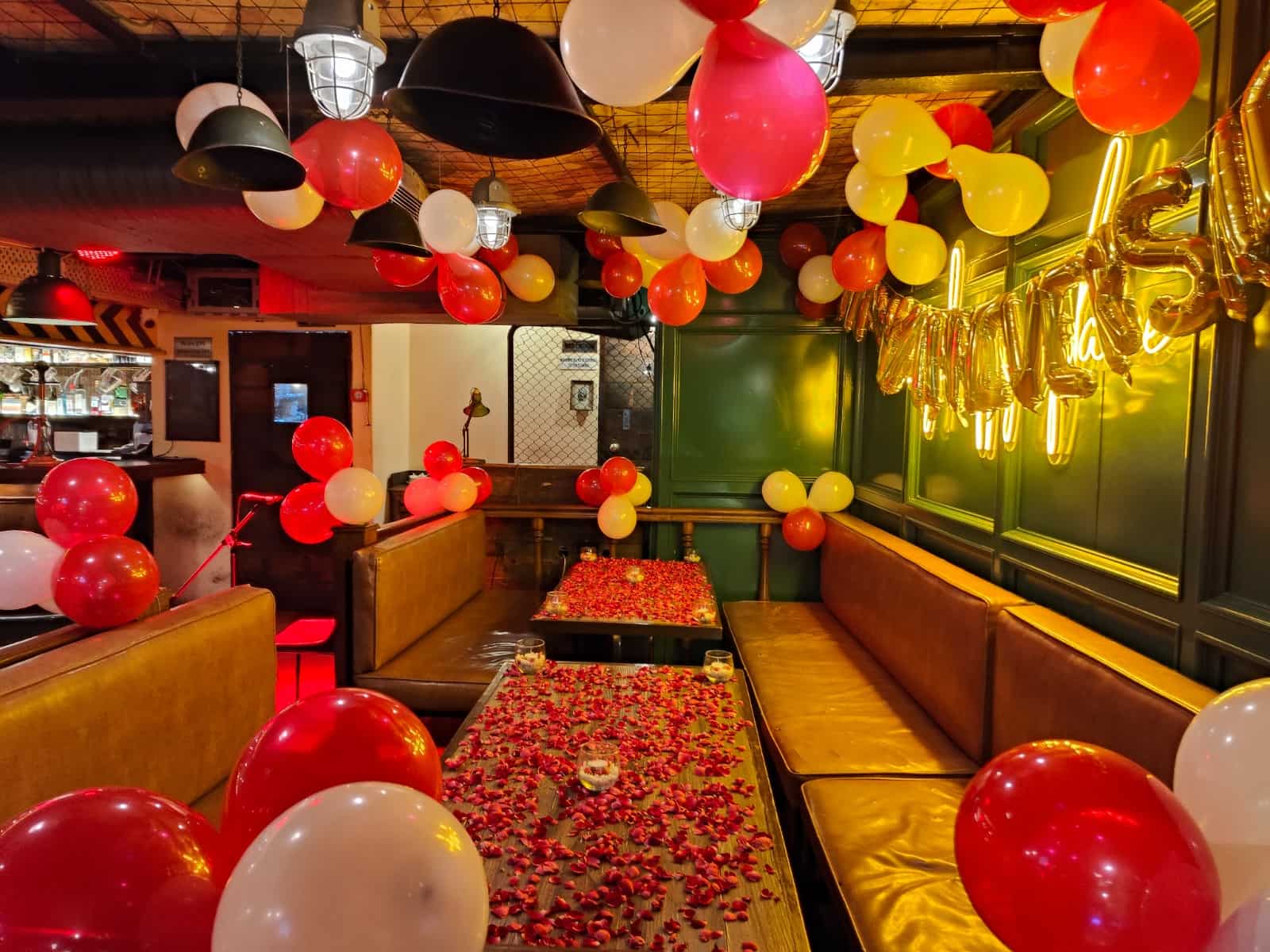 Birthday Party Decorations in Restaurants