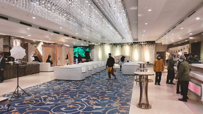 Interior Decor of Diamond Crown Banquet