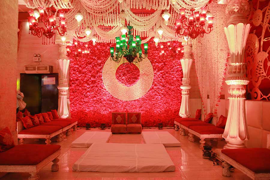 Interior Decor of Kundan by FNP Gardens