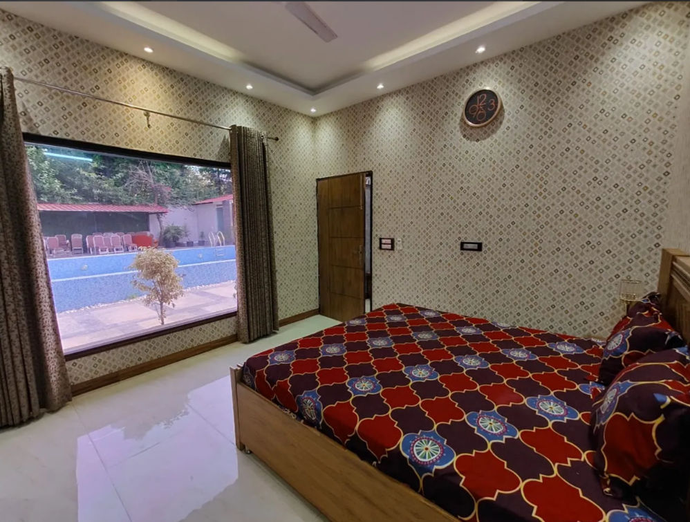 Interior Decor of Saroj Jain Vatika