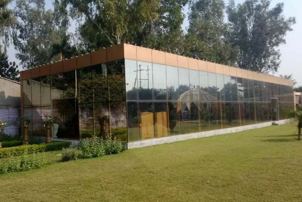 Interior Decor of Satyam Farmhouse and Party Lawn