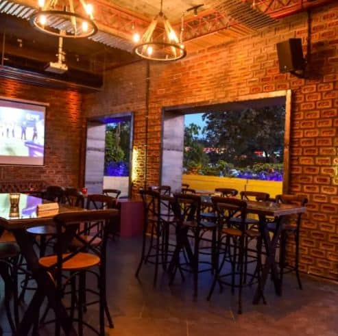 interior decor of warehouse cafe gurgaon