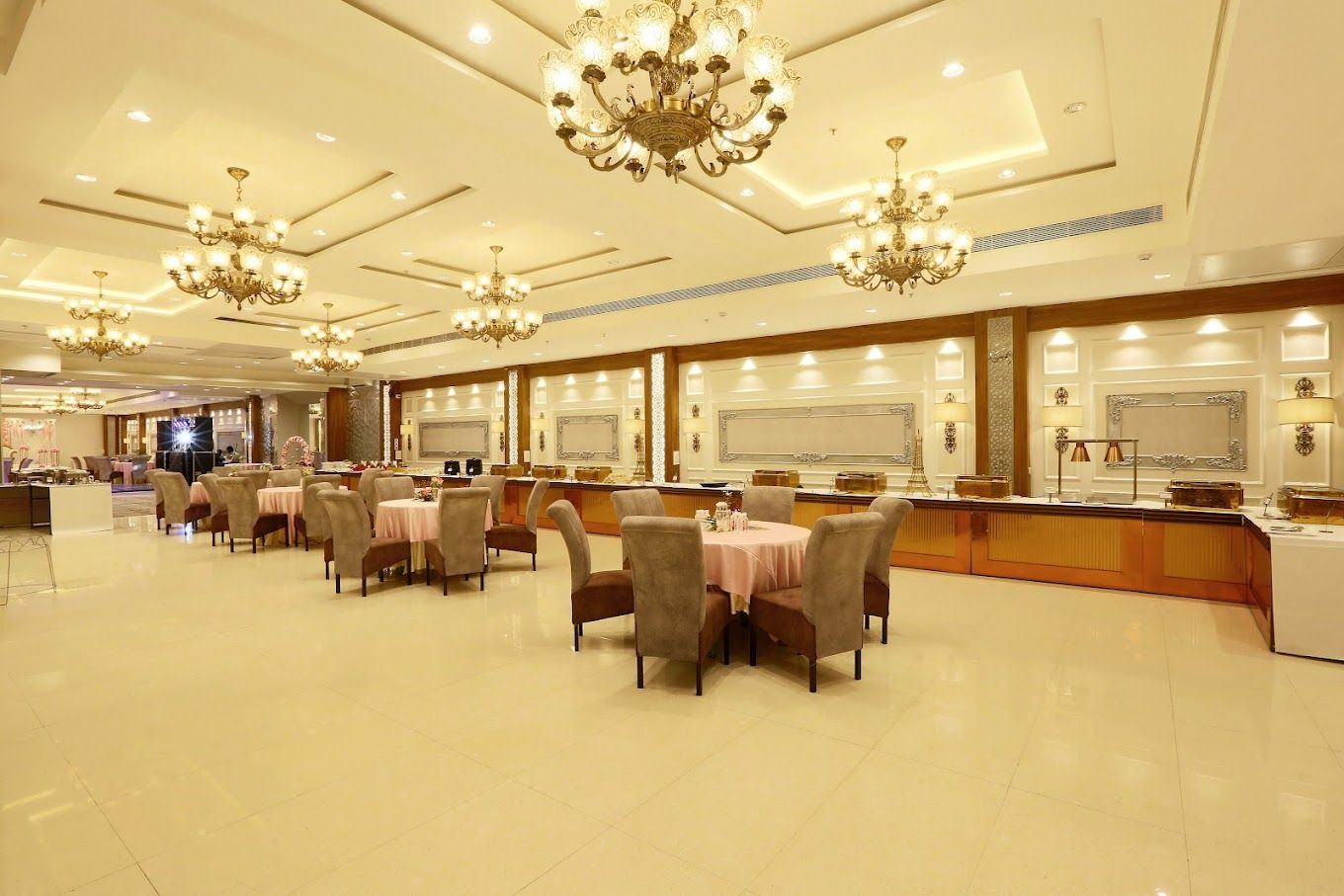 Interior of Hotel Sakura By Maps Sector 45