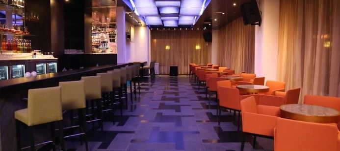 IQ Lounge Bar - Mercure Hyderabad KCP