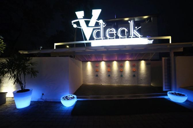 V - Deck