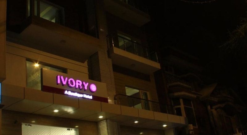 Ivory 32 a perfect corporate party place