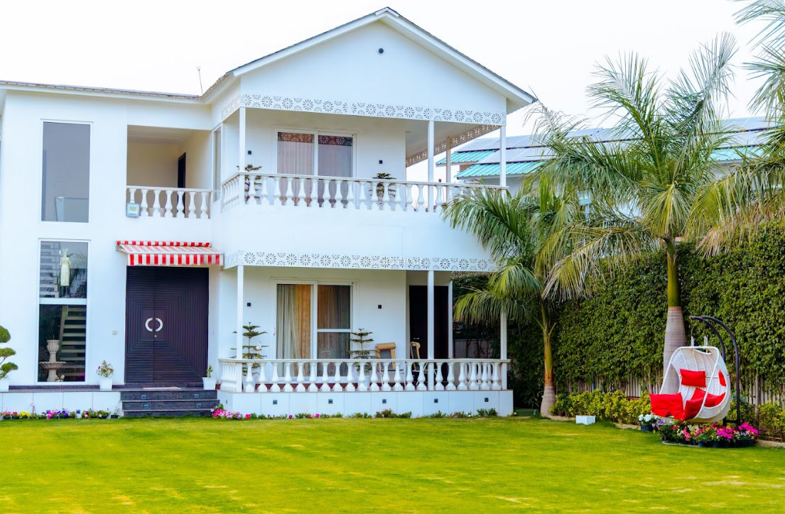 Outdoor Sitting Arrangement at Jannat Farm