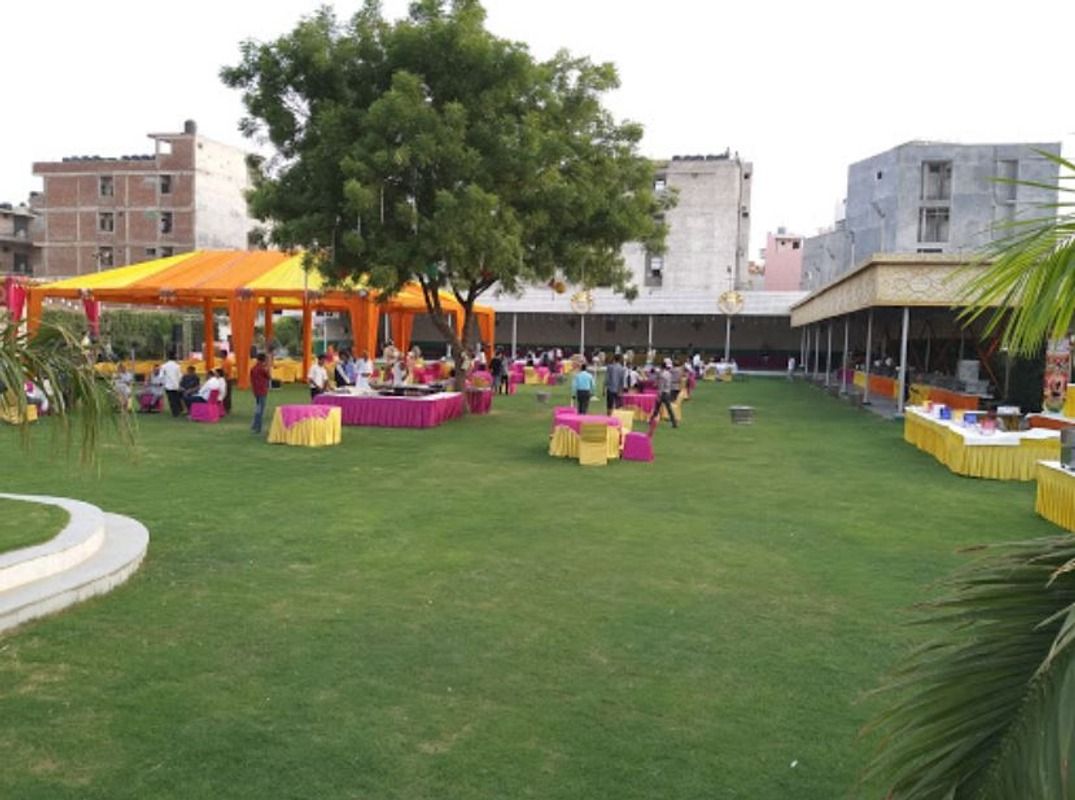 Outdoor Sitting Arrangement at Rambagh Farm