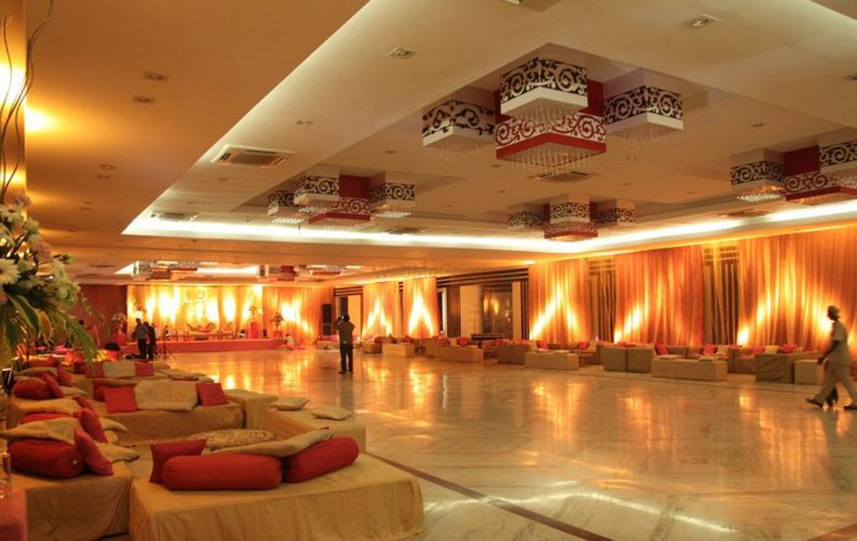 Parties Pictures of Hotel Executive Club