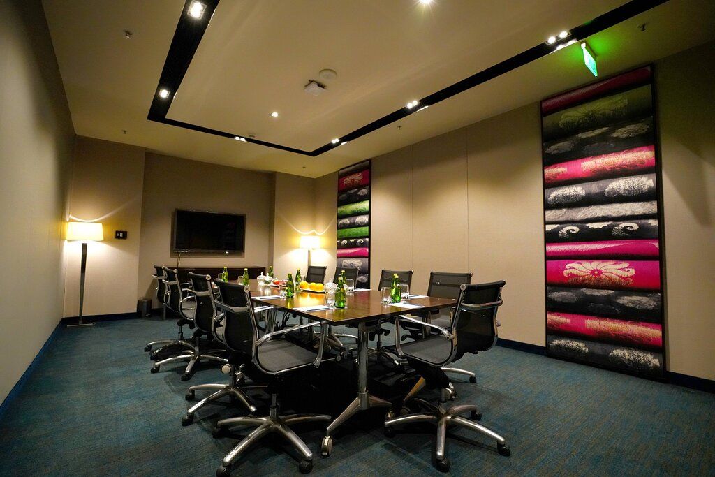 Marigold Boardroom - Fairfield by Marriott