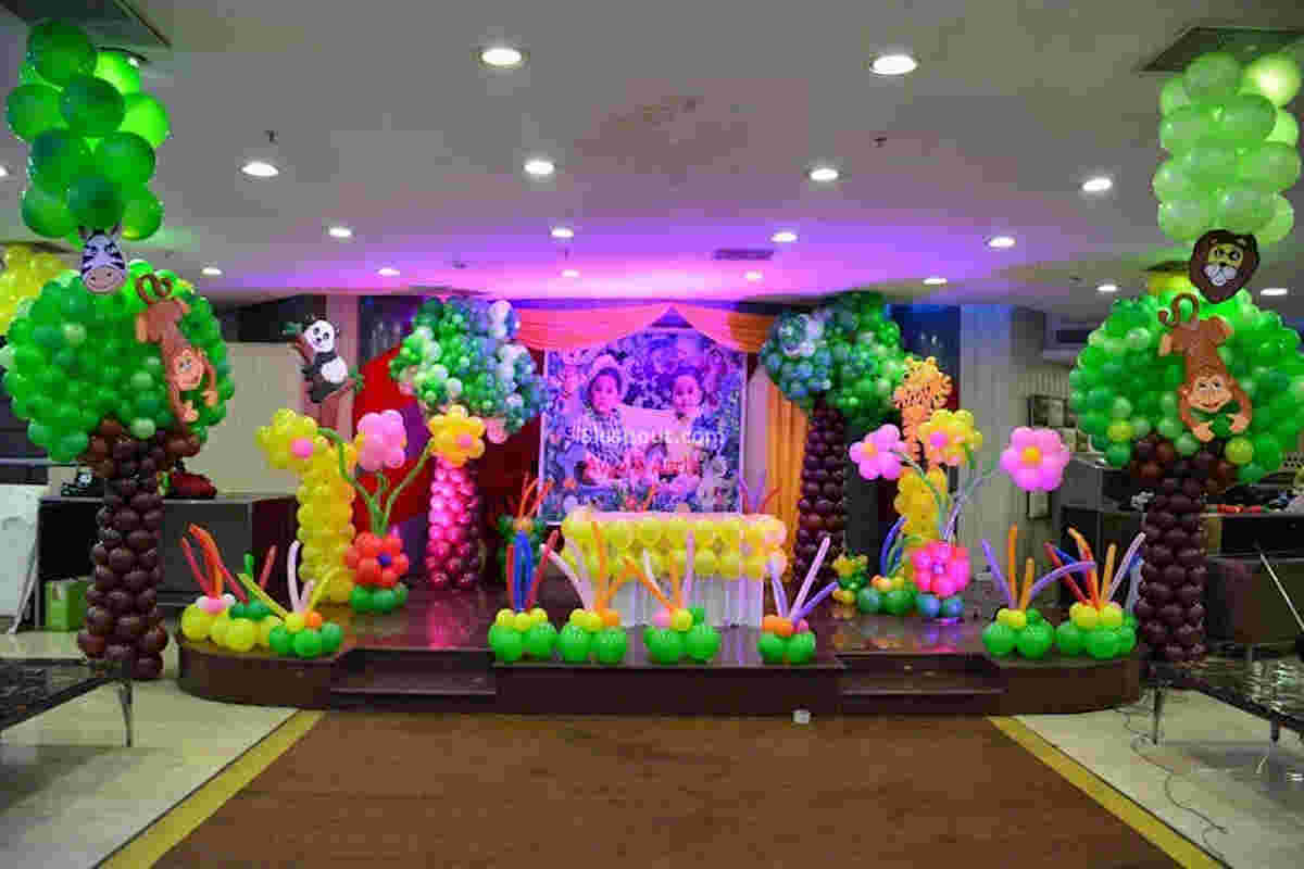 exclusive party packages of Gurmeets Banquet