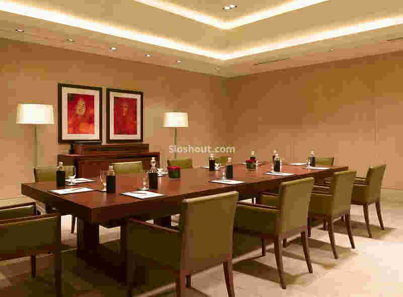 Interior Decor of Trident Hotel BKC