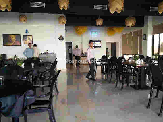 Interior of amnesia Old Mumbai-Pune Highway