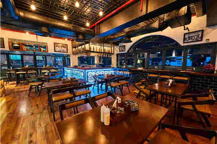 Interior of ampm caf     bar DLF Phase 4