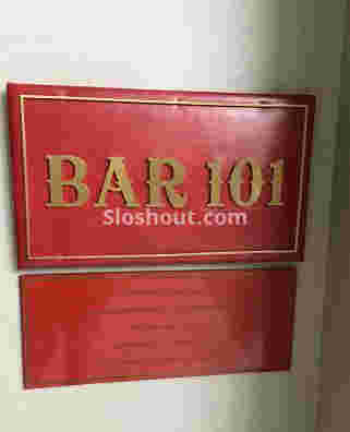 Interior of bar 101 - jw marriott pune Senapati Bapat Road