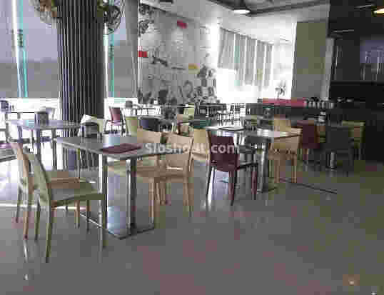 Interior of express food plaza Kona Exp Way