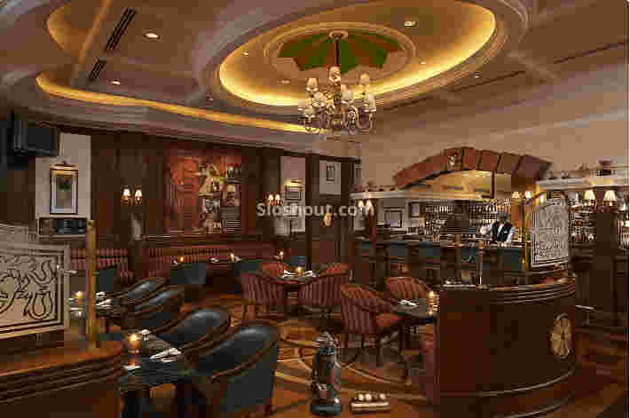 Interior of golf bar - itc maurya Chanakyapuri
