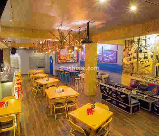 Interior of hatch public house Yeshwantpur