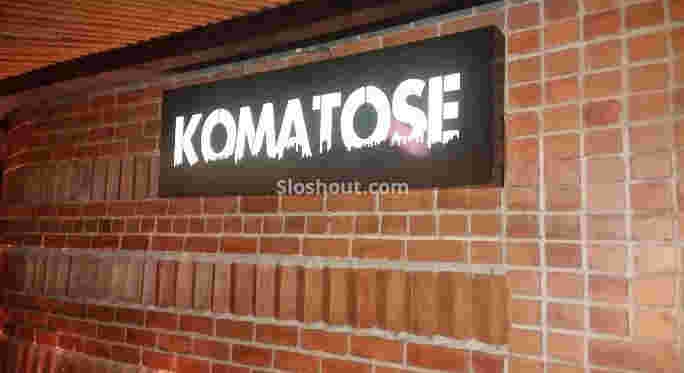 Interior of komatose - holiday inn express and suites Gachibowli