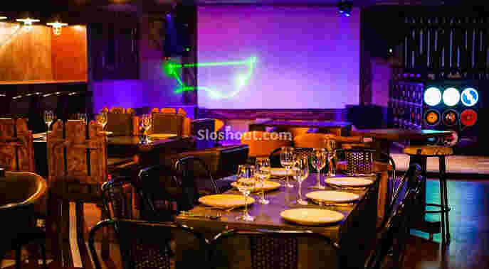 Interior of level seven Topsia