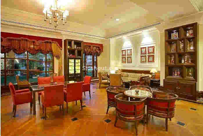 Interior of lounge   bar - eros hotel Nehru Place