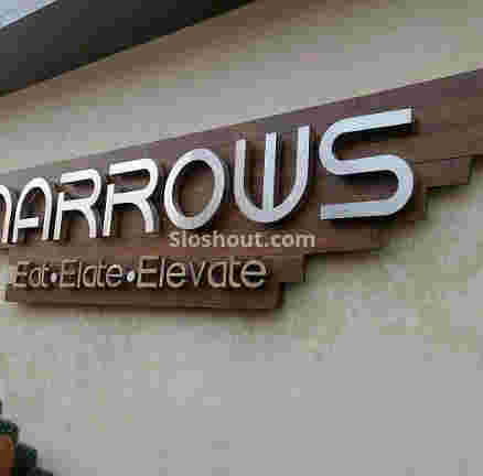Interior of narrows Gomti Nagar