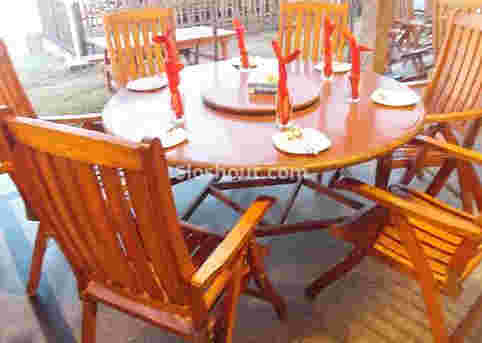 Interior of sea crest restaurant   bar Muttukadu