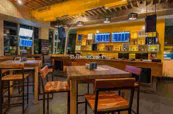 Interior of the bar stock exchange Kurla
